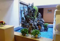 Xinhua Theme Hotel