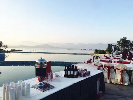 Dongshan Pearl Island Hotel Отели рядом с достопримечательностью «Dongshan Wharf»