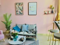 成都Awey星辰工作室公寓 - 粉色质感复式大床房