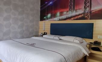 Yongsheng Xiandai Chain Hotel Fengcheng Fengzeyuan - Housity