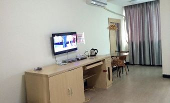 Yijia Hotel (Guilin University of Electronic Science and Technology Huajiang Campus Shop)