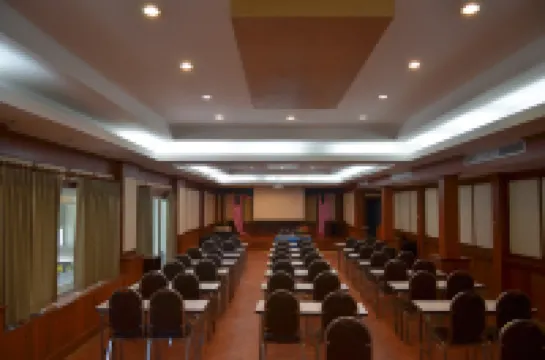 Nakara Long Beach Resort