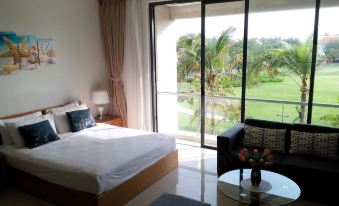 Ocean Resort 4 Bedrooms Danang Living