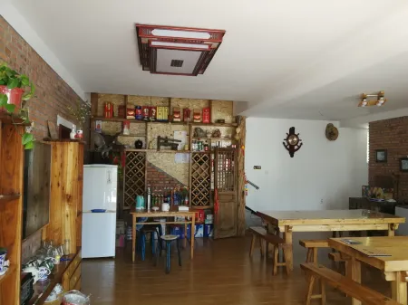 Beijing Lingshan Guanshan Homestay (Julingxia Scenic Area) Отели рядом с достопримечательностью «Miyun Flood Pass»