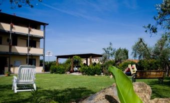 Carlo's Hotel - Housity