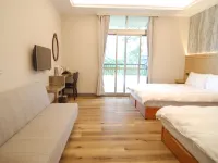 Mountain Traveler Hotels near Cingjing Farm