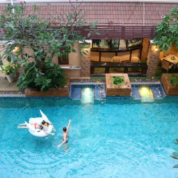 Aiyaree Place Hotel Отели рядом с достопримечательностью «Парк Паттайя»