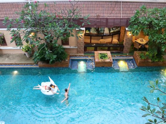 โรงแรมไอยรี เพลส