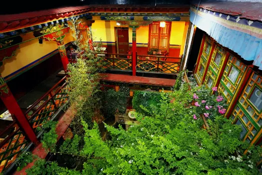 Hotel Lincang (Lhasa Jokhang Temple Old Town) Hotels near Jokhang Temple