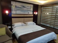 Zhenxiong Yuepanwan Hotel