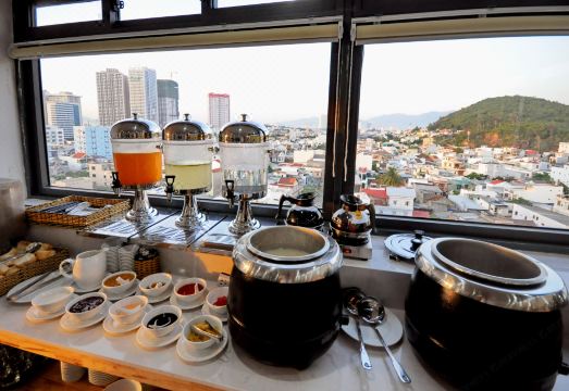 메가 라이트 호텔 나 트랑