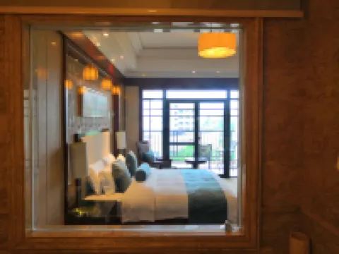 Wenfeng Hotel (Nantong New Sanshui Building) Hotels near Nantong Museum