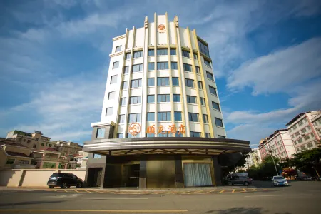 GreenTree Eastern Hotel (Jiaoling Shunlong) Отели в г. Цзиаолин