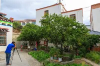 Derong Golden Sun Hotel