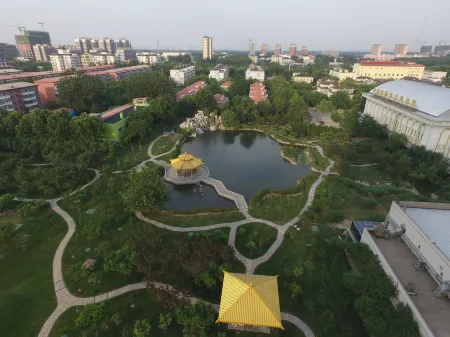 International Hotel Отели рядом с достопримечательностью «Langfang Polytechnic Institute (Xinyuan Road)»