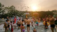 Country Garden Phoenix Hot Spring Center Soup Kitchen Hotels in Xianning