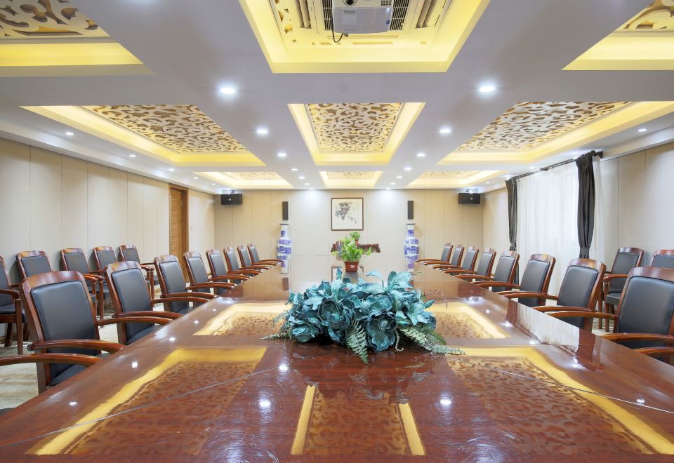 Shente Building Hotel Harbin Over view