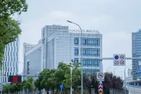 Lavande Hotel (Ningbo South Railway Station North Square)
