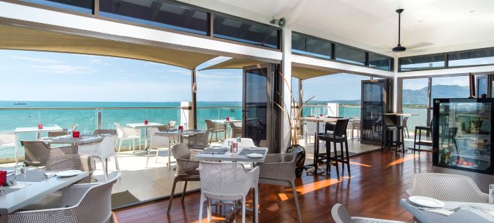 Ramada Suites by Wyndham Wailoaloa Beach Fiji Hotel a Nadi