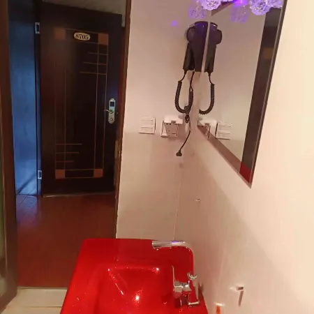 Deqin Shenchuan Pilgrimage Hotel