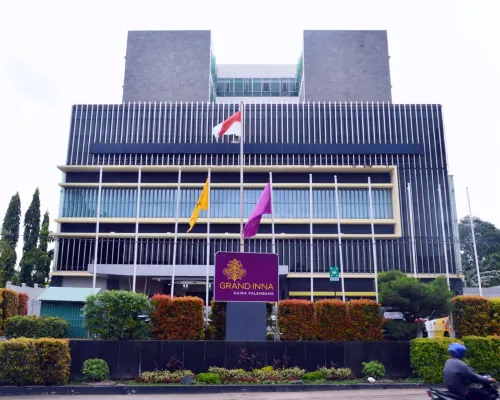 Grand Daira Hotel Palembang Hotels near Pasar Cinde