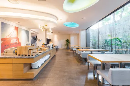 Orange Hotel (Shanghai Jing'an Temple Wuning Road Subway Station Hotel)
