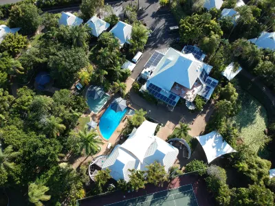 Kellys Beach Resort Hotels in Mon Repos