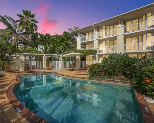 On the Beach Apartments Hotels in Trinity Beach