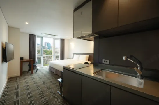 Hotel Anobli โรงแรมใกล้สถานีชองดาม