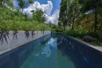 Fuxian Lake Tongchenyuan Lakeview Hot Spring Homestay - رومانسي