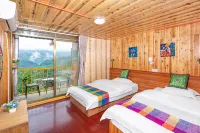 Longsheng Longji Rice Terraces Linyun Villa Hotels near Golden Buddha Peak View Point