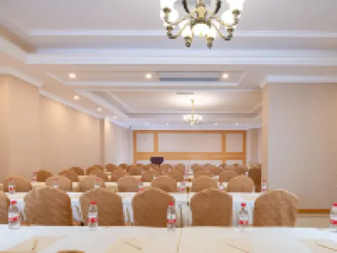 Vienna Hotel Emei Mountain high-speed railway station Maluqiao Street Hotels in Emeishan City