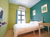 广州斯尼原创艺术主题公寓 - 绿色优居大床房