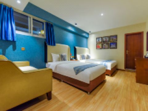 华驿酒店(重庆江北机场创意园店) - 商务标准间