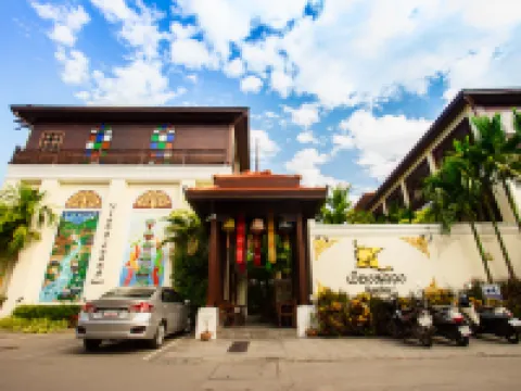 Viangluang Resort Hotels near Wat Chedi Luang