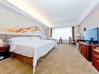 维也纳国际酒店(山东青岛金沙滩井冈山路地铁站店) - 浪漫大床房