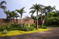 Bolian Resorts & Spa Hotels near Yincui Canyon