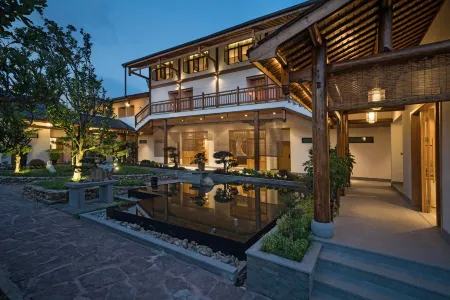 December Shanshe Inn Отели рядом с достопримечательностью «Manting Peak»