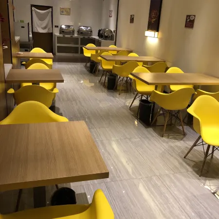 IU Hotel (Zhangye High Speed Railway Station)