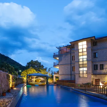 Qinyuan Shanju Private Garden Holiday Villa