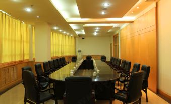 Pingliang Longdong Pearl Hotel (Gansu Medical College Donghu Park)
