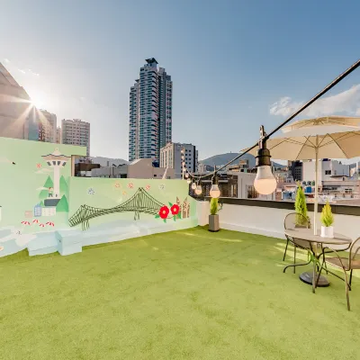 Guesthouse Dear Moon Отели рядом с достопримечательностью «Галерея «604»»