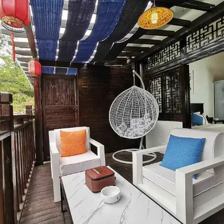 Xingyi Mountain Breeze Inn