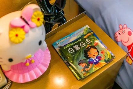 OJC Holiday Hotel(Xi'an Bell Tower Metro Station) Отели рядом с достопримечательностью «Small Wild Goose Pagoda Heritage Park»