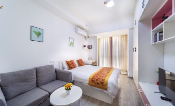 Journey Station Boutique Hotel Apartment (Wuhan Railway Station Happy Valley)
