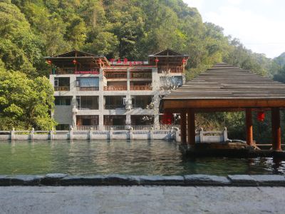 Qianshanyuan Jiaju Hotel