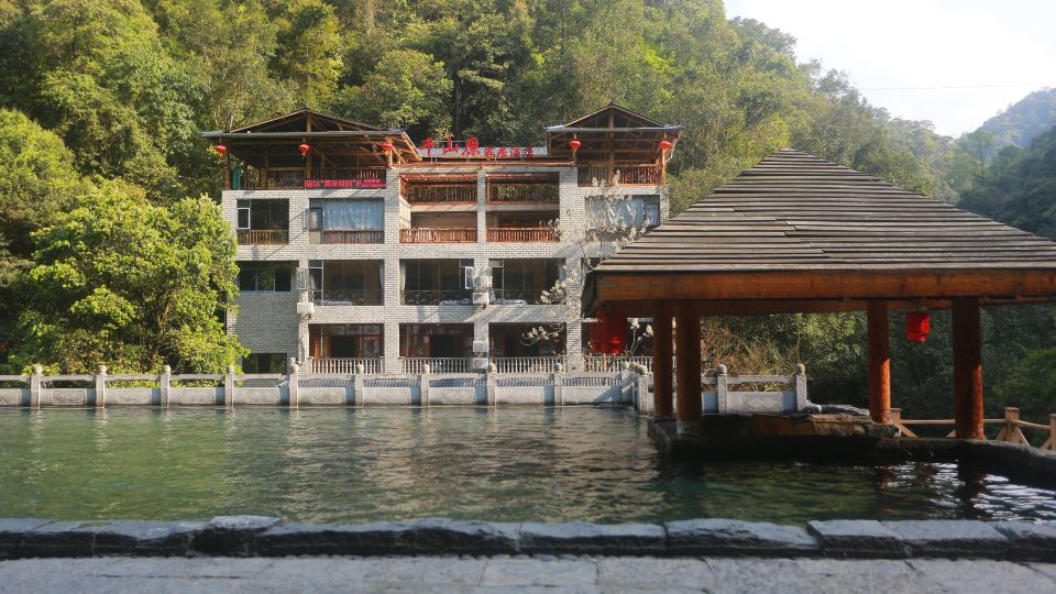 Qianshanyuan Jiaju Hotel