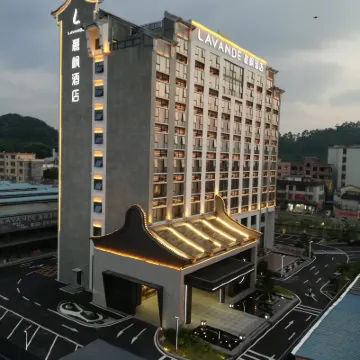 Lavande Hotel Hotel dekat Taman Riverside