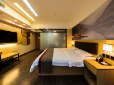 尚客优精选酒店(遂宁鼎盛国际店) - 精选自主大床房