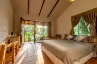 An Nhien Retreat Phu Quoc with Beach Access & Yoga Daily Hotels in Phu Quoc